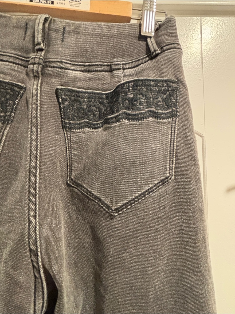 NWT Driftwood Women's Wide-Leg Embroidered Grey Jeans - Picture 5 of 6